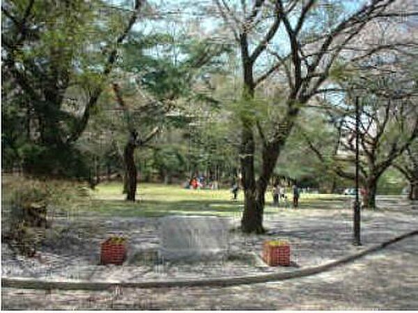 稲荷山公園 徒歩3分。 200m