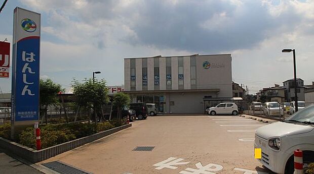 飯能信用金庫狭山西支店 徒歩11分。 870m