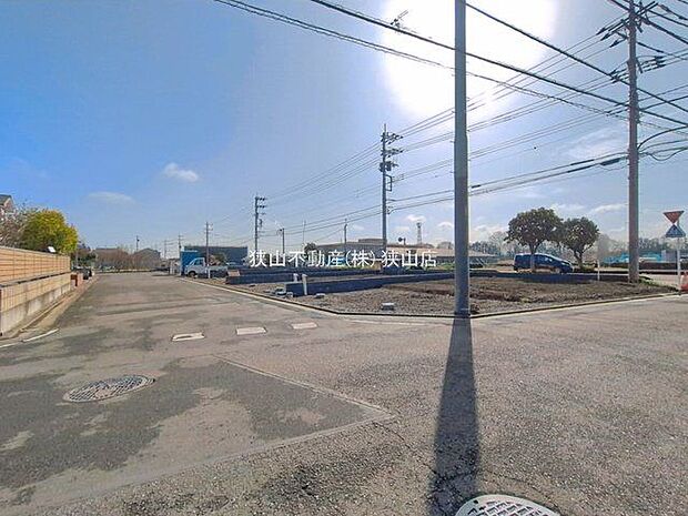 前面道路を含む現地写真