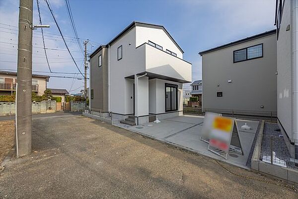 前面道路から撮影