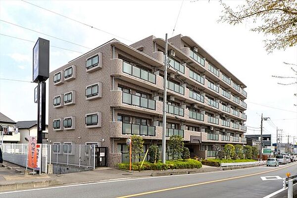 周辺は落ち着いた住環境となっております。