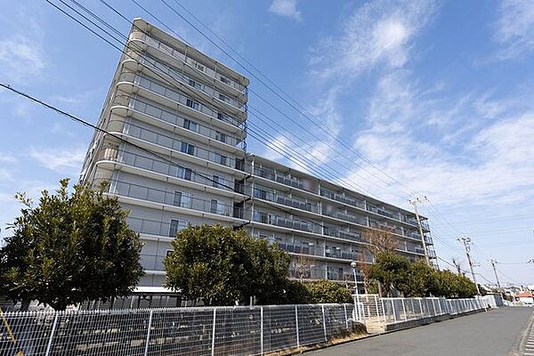 管理体制の整った綺麗なマンションです。