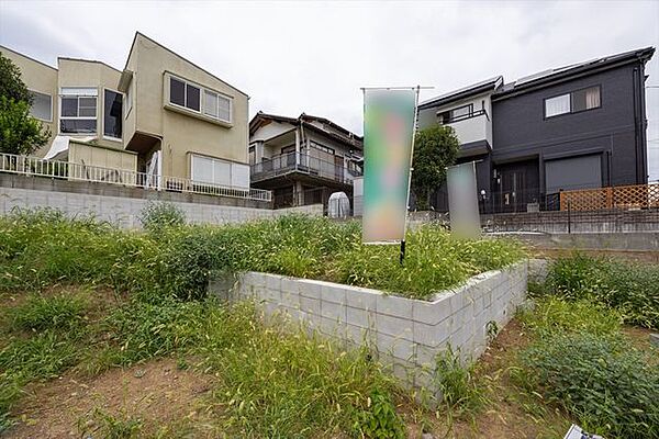 建築プランを考える際にも参考になる土地写真。