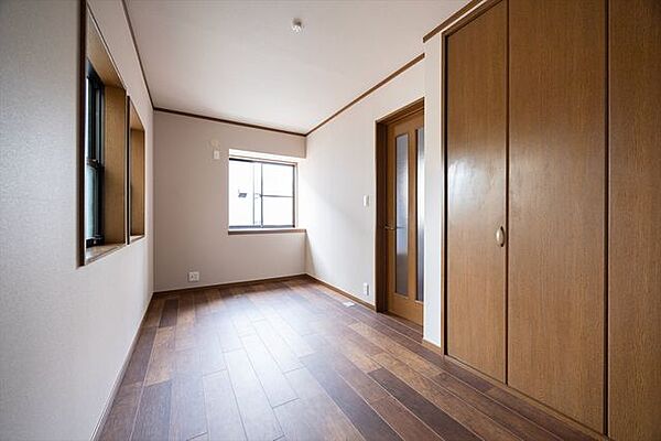 1階　和室5帖すぐに横になれる和室は、家族みんながほっと一息つける癒しの空間です。