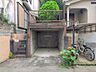 その他：お車を雨風から守ってくれる車庫つきです