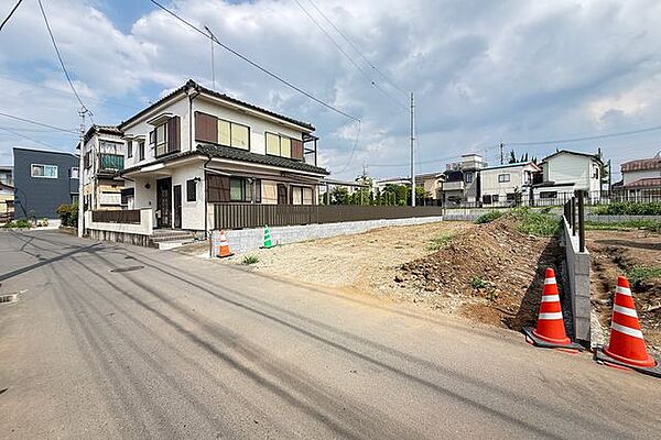 前面道路を含む土地写真