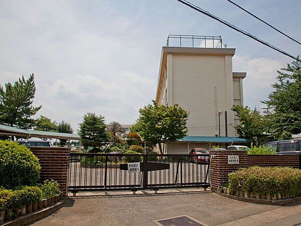 狭山市立堀兼中学校 徒歩27分。 2150m