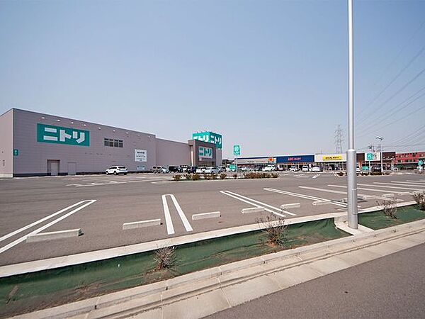 ニトリ川越店 徒歩27分。 2110m