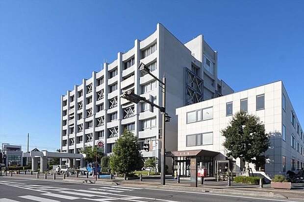 川越市役所 徒歩12分。 940m