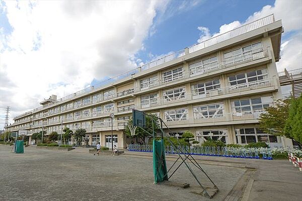 川越市立山田小学校 徒歩3分。 200m