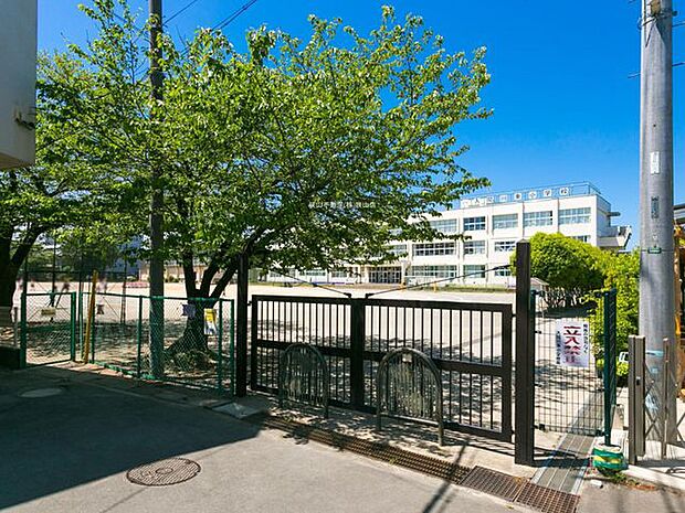 狭山市立入間川東小学校 徒歩11分。 880m