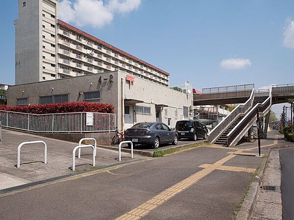 狭山台団地内郵便局 徒歩7分。 550m