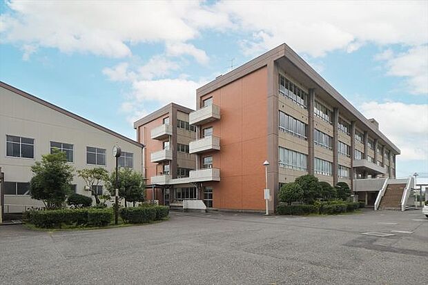 川越市立霞ケ関西中学校 徒歩20分。 1600m