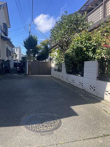 前面道路を含む現地写真
