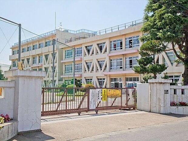 所沢市立西富小学校 徒歩10分。 780m