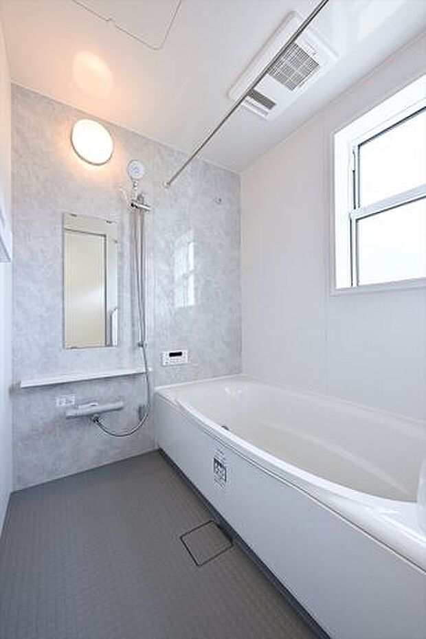 バスルーム／浴室換気乾燥暖房機能付き