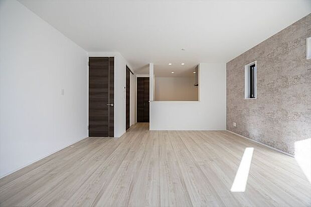 1階 和室5帖2Fリビングなので明るいですね