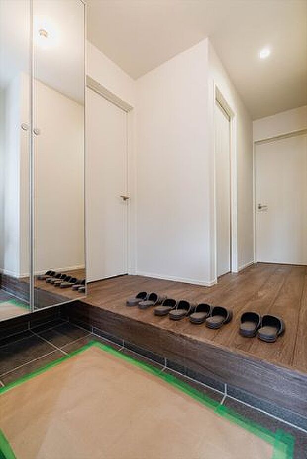 明るい玄関ホール