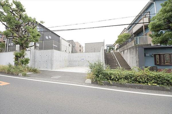 メイン道路沿いで様ざなま用途がある価値があります
