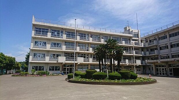 所沢市立狭山ケ丘中学校 徒歩22分。 1730m