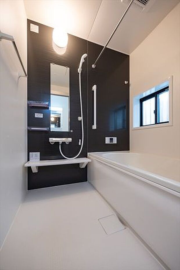 バスルーム／浴室換気乾燥暖房機能付き