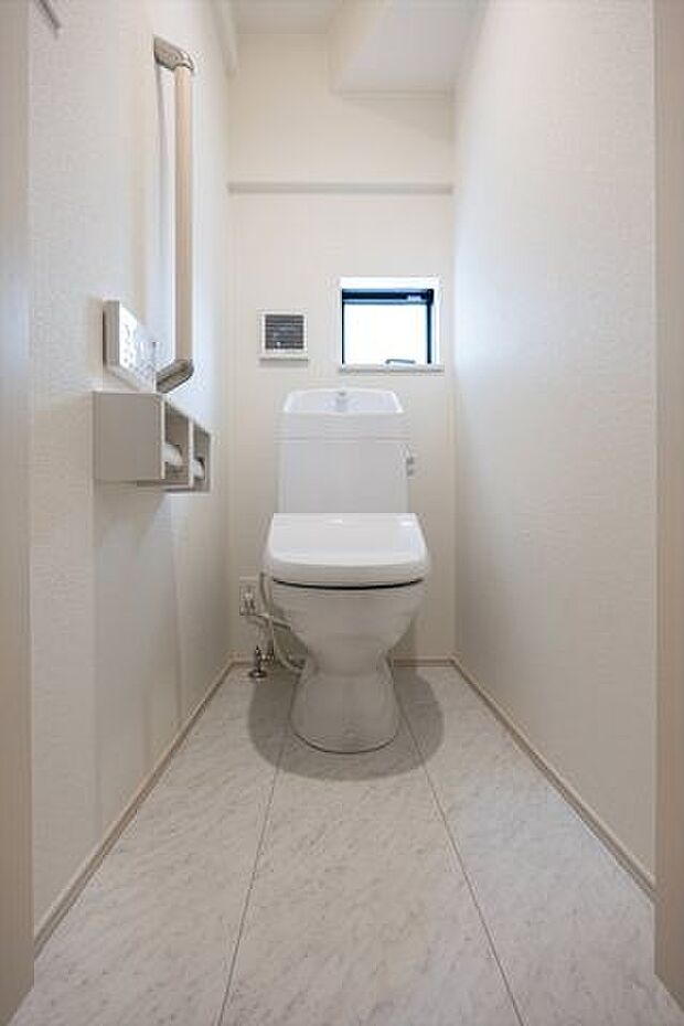 トイレ／温水洗浄暖房便座