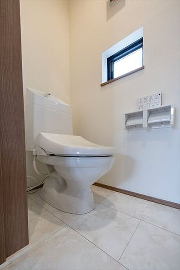 2Fトイレ/温水洗浄暖房便座