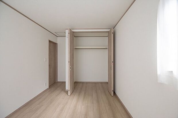 2F　洋室6.5帖　収納