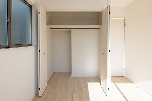 大きめのクローゼットを完備