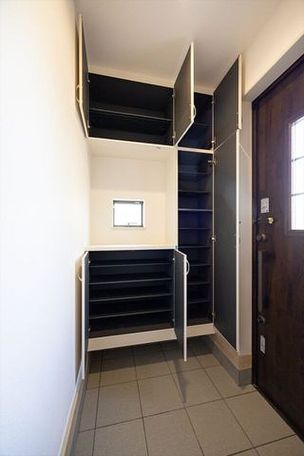 シューズボックス完備