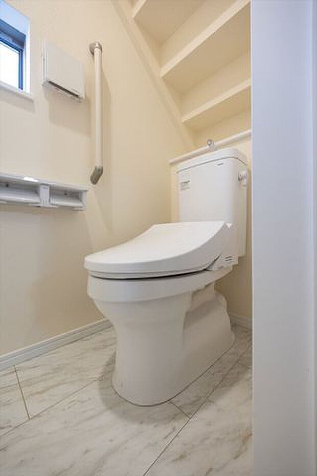 1Fトイレ／温水洗浄暖房便座