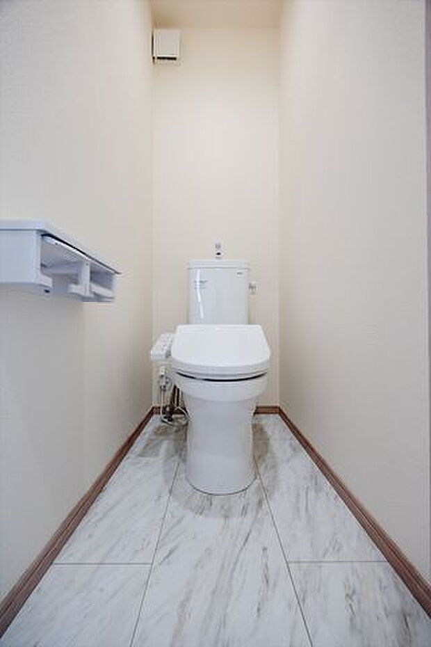 2Fトイレ／温水洗浄暖房便座