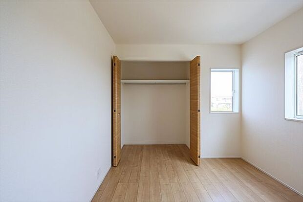 2F　洋室6帖　収納