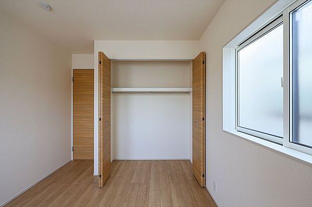 2F　洋室5帖　収納