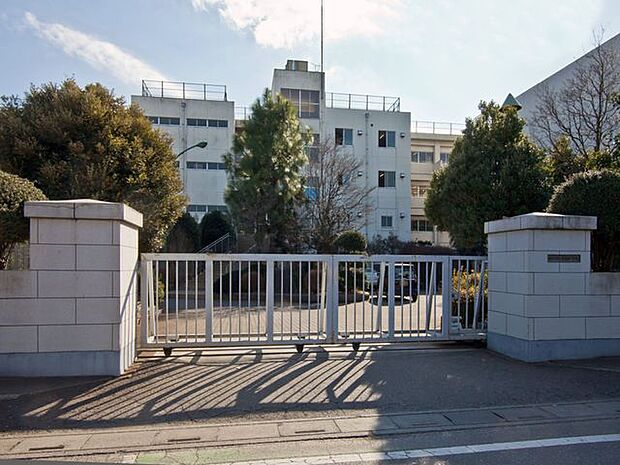 所沢市立柳瀬中学校 徒歩11分。 840m