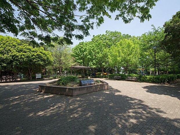 亀ケ谷公園 徒歩6分。 450m