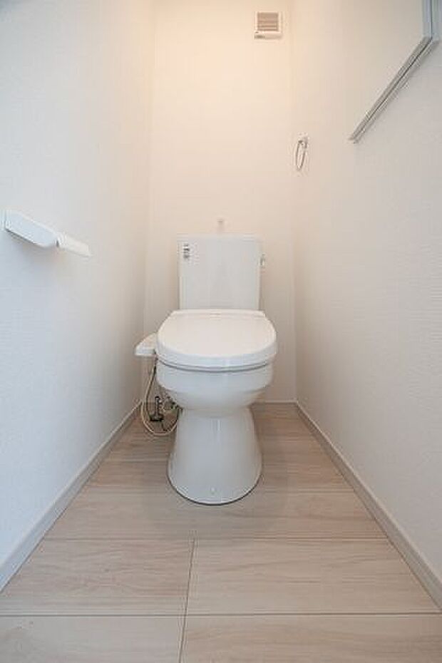 2Fトイレ／温水洗浄暖房便座