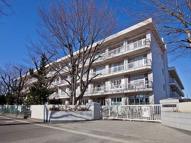 所沢市立中央中学校 徒歩10分。 800m