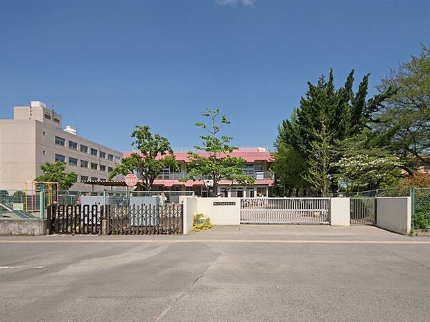 並木保育園 徒歩13分。 1040m