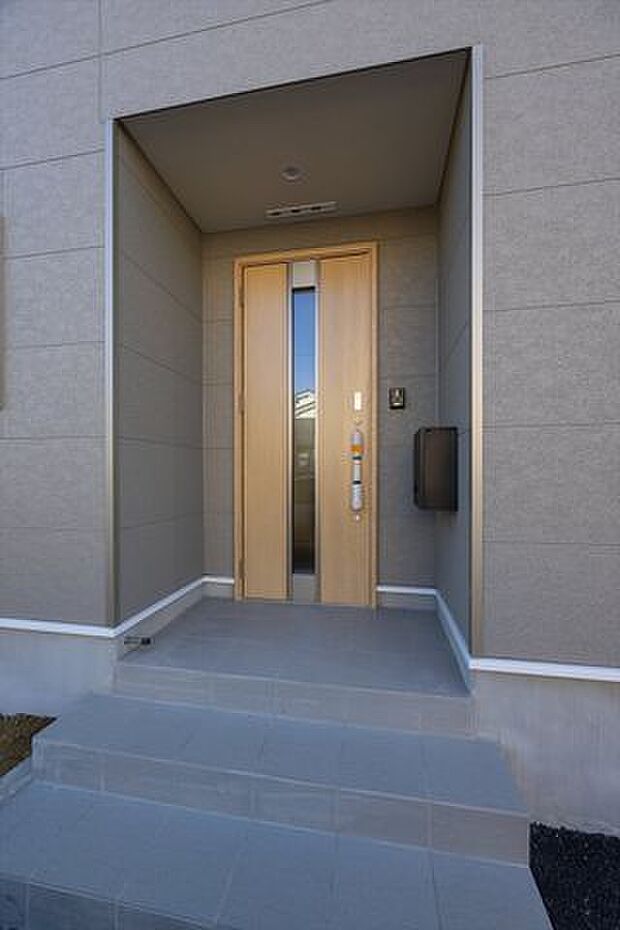 雨の日も濡れずに郵便物が受け取れる壁付けポスト