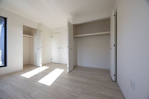 2F　洋室7.2帖　クローゼット