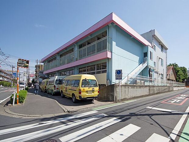 小手指幼稚園 徒歩19分。 1500m