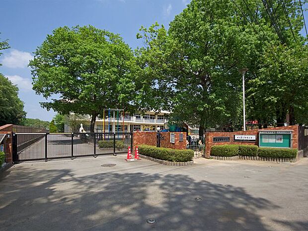 すずらん幼稚園 徒歩4分。 320m