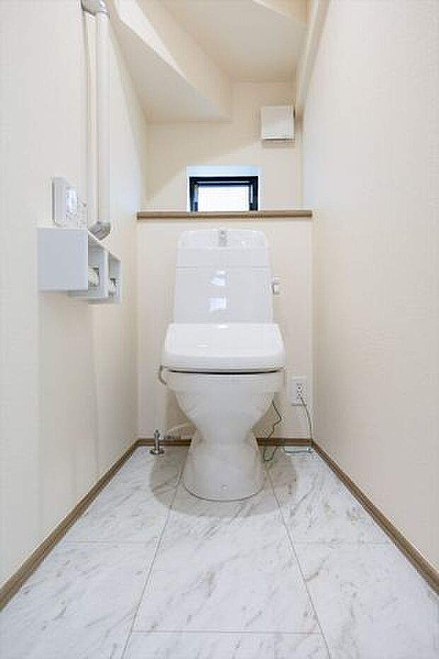 1Fトイレ／温水洗浄暖房便座