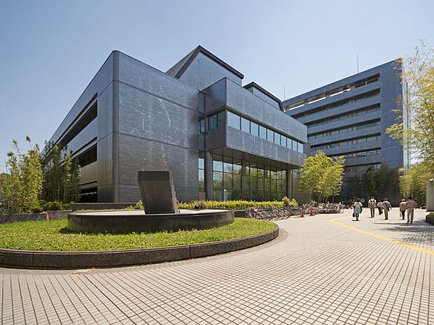 所沢市役所 徒歩31分。 2460m