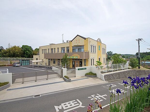 やまゆり保育園 徒歩9分。 710m