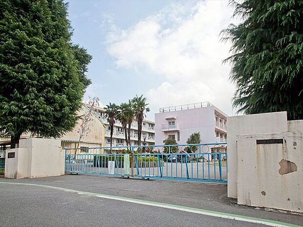 所沢市立南小学校 徒歩12分。 900m