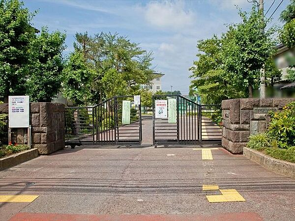 所沢市立所沢中学校 徒歩12分。 900m