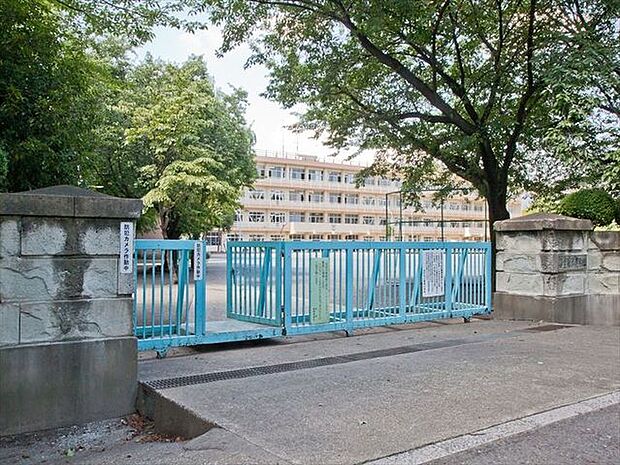 所沢市立美原小学校 徒歩8分。 640m
