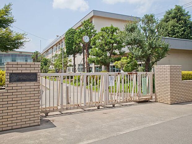 所沢市立小手指中学校 徒歩7分。 540m